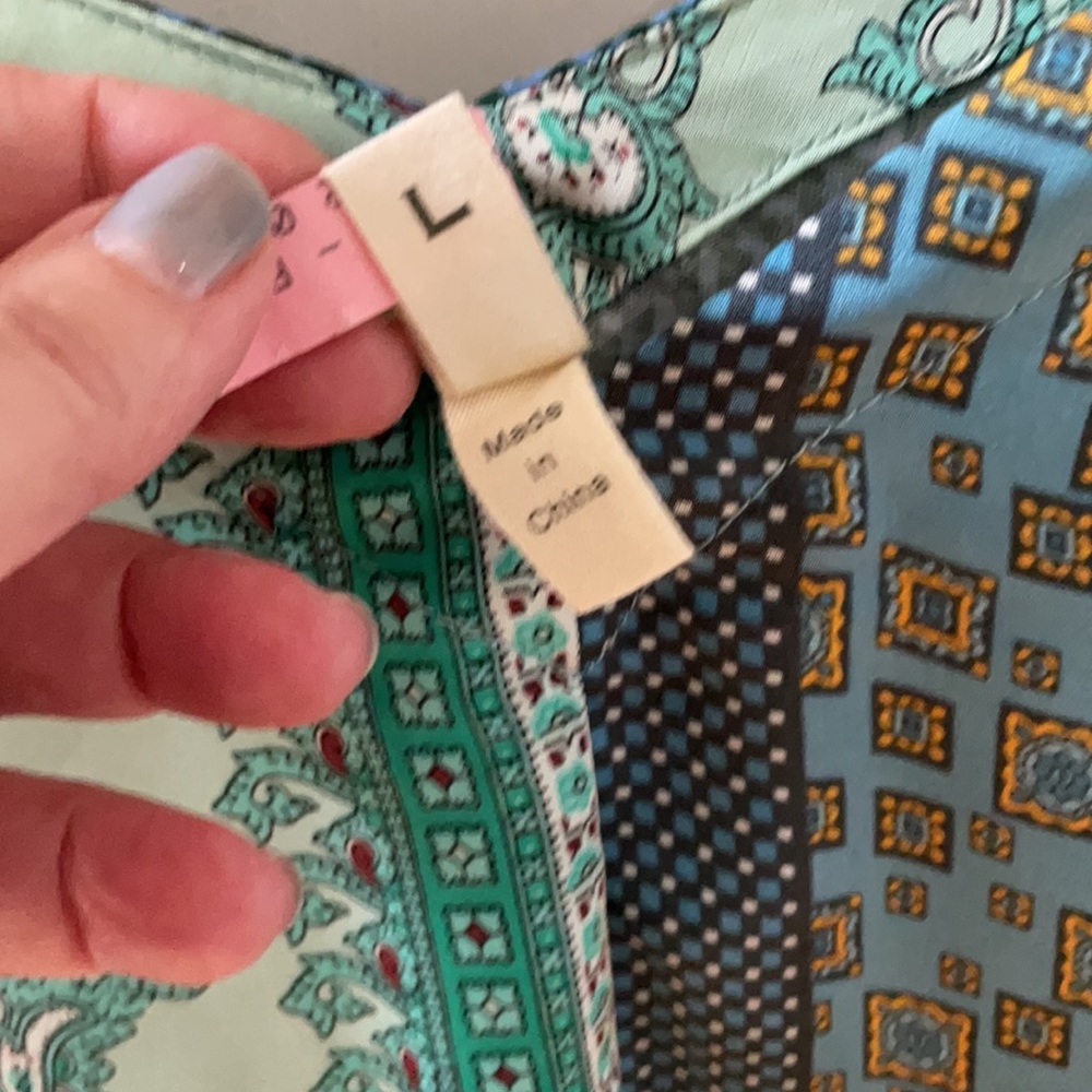 Tiny | Anthropologie V Neck Size Large. EUC. - Picture 3 of 9